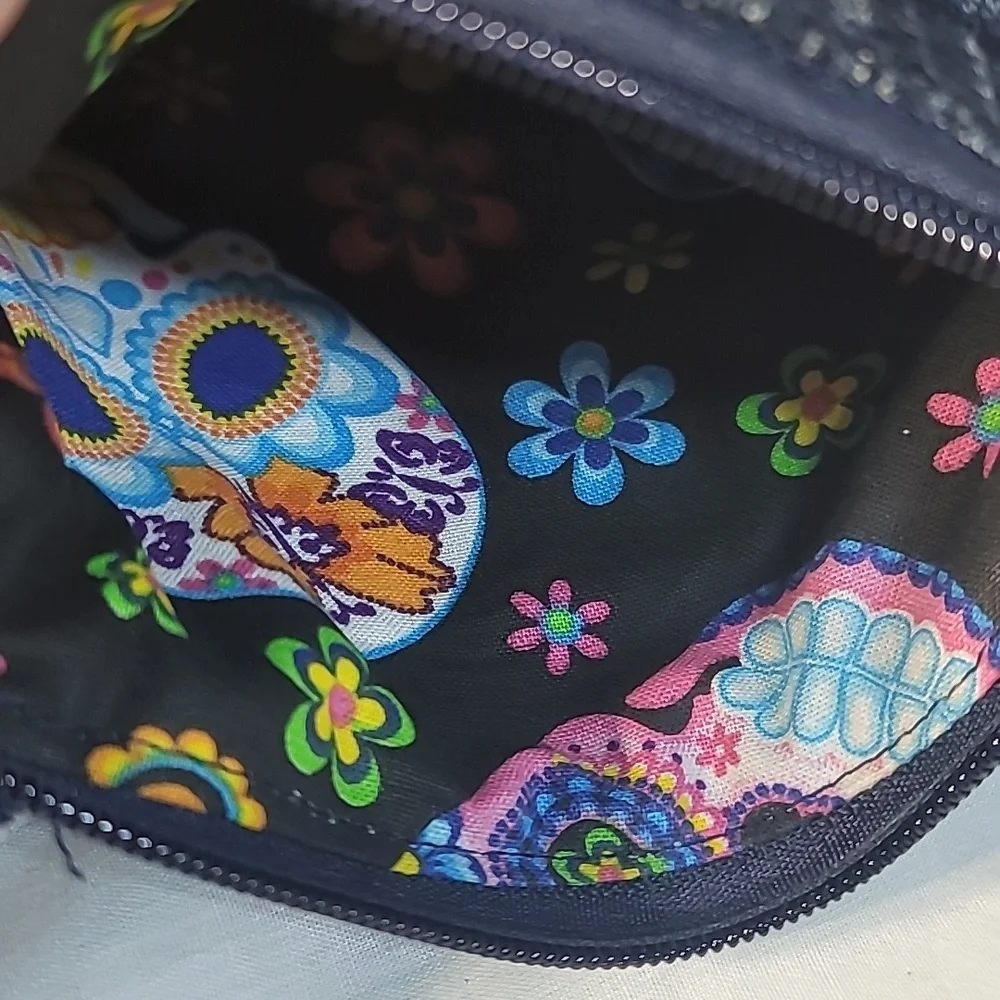 Denim cross body purse made from upcycled True Religion Jeans - Picture 5 of 5